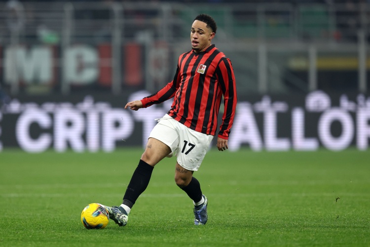 足球市场:奥卡福转会利兹联接近完成,将为他提供一份四年的合同